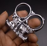 Get the newest Portable Knuckle Duster Boxing Defense Window Breaker Two Finger Buckle Combat Fighting EDC Tool For Cheap - Image 5